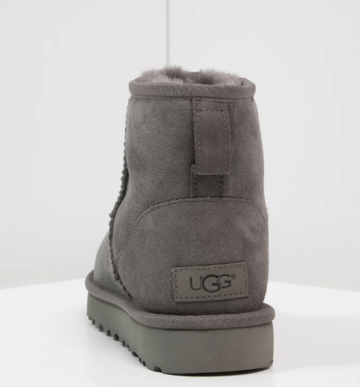 UGG Classic Mini